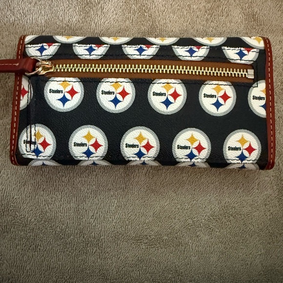 Dooney & Bourke Black Wallet with Steelers Emblem - Picture 2 of 4